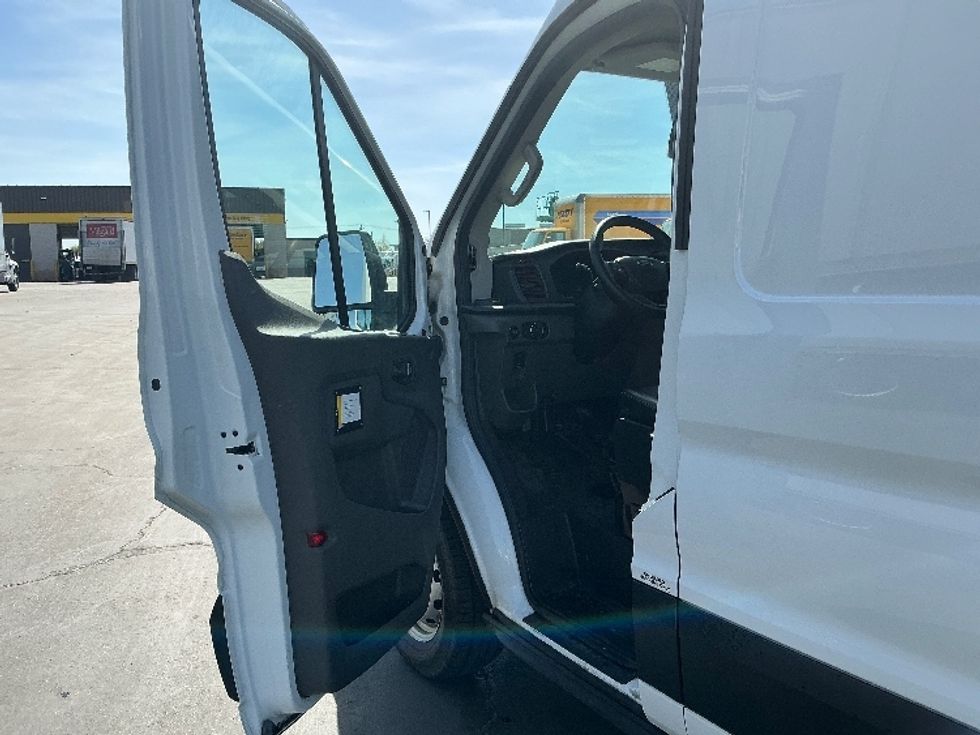 Refrigerated Truck-Light and Medium Duty Trucks-Ford-2022-Transit 350-Sacramento-CA-149,508\n\t\tmiles-$ 31,500 - Image 14