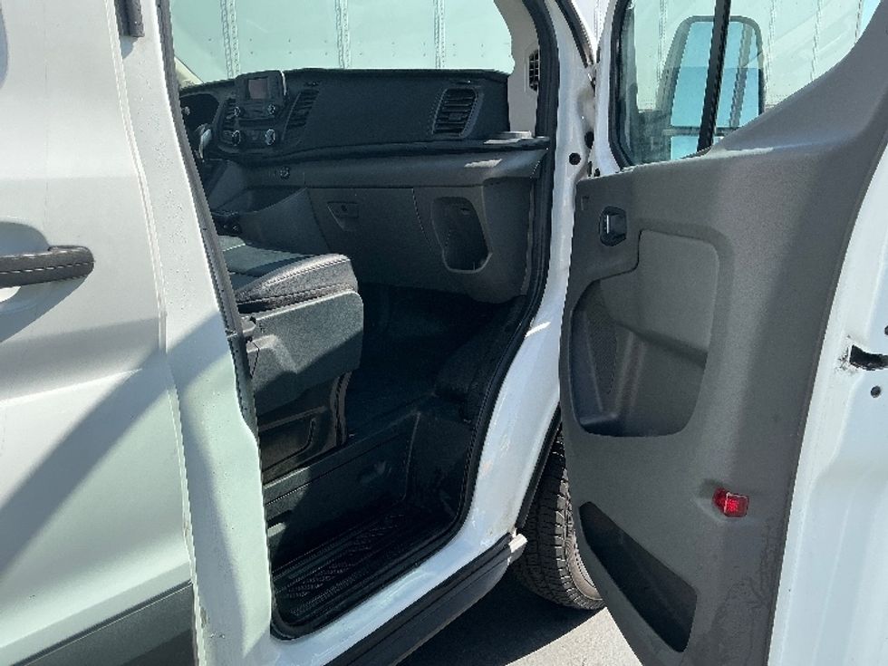 Refrigerated Truck-Light and Medium Duty Trucks-Ford-2022-Transit 350-Sacramento-CA-149,508\n\t\tmiles-$ 31,500 - Image 18