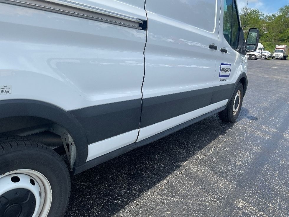 Refrigerated Truck-Light and Medium Duty Trucks-Ford-2023-Transit 250-Pittsburgh-PA-34,529\n\t\tmiles-$ 48,500 - Image 13
