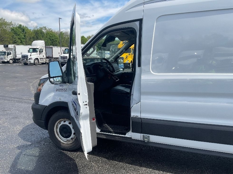 Refrigerated Truck-Light and Medium Duty Trucks-Ford-2023-Transit 250-Pittsburgh-PA-34,529\n\t\tmiles-$ 48,500 - Image 15
