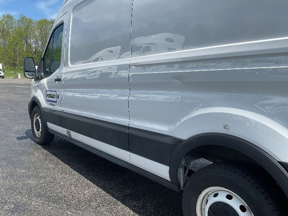 Refrigerated Truck-Light and Medium Duty Trucks-Ford-2023-Transit 250-Pittsburgh-PA-34,529\n\t\tmiles-$ 48,500 - Image 5