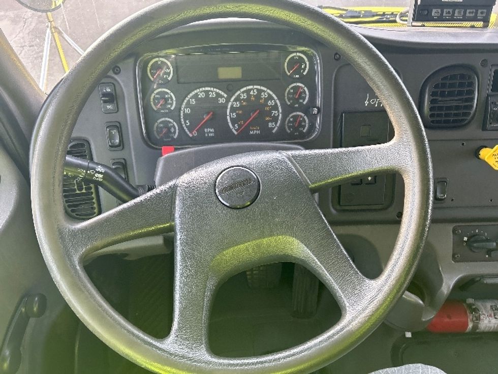 Refrigerated Truck-Light and Medium Duty Trucks-Freightliner-2006-M2-Chicopee-MA-308,388\n\t\tmiles-$ 9,750 - Image 17