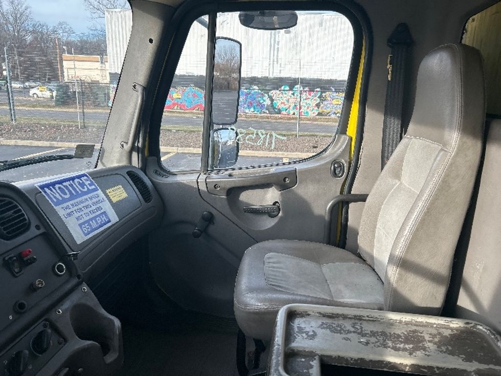 Refrigerated Truck-Light and Medium Duty Trucks-Freightliner-2006-M2-Chicopee-MA-308,388\n\t\tmiles-$ 9,750 - Image 19