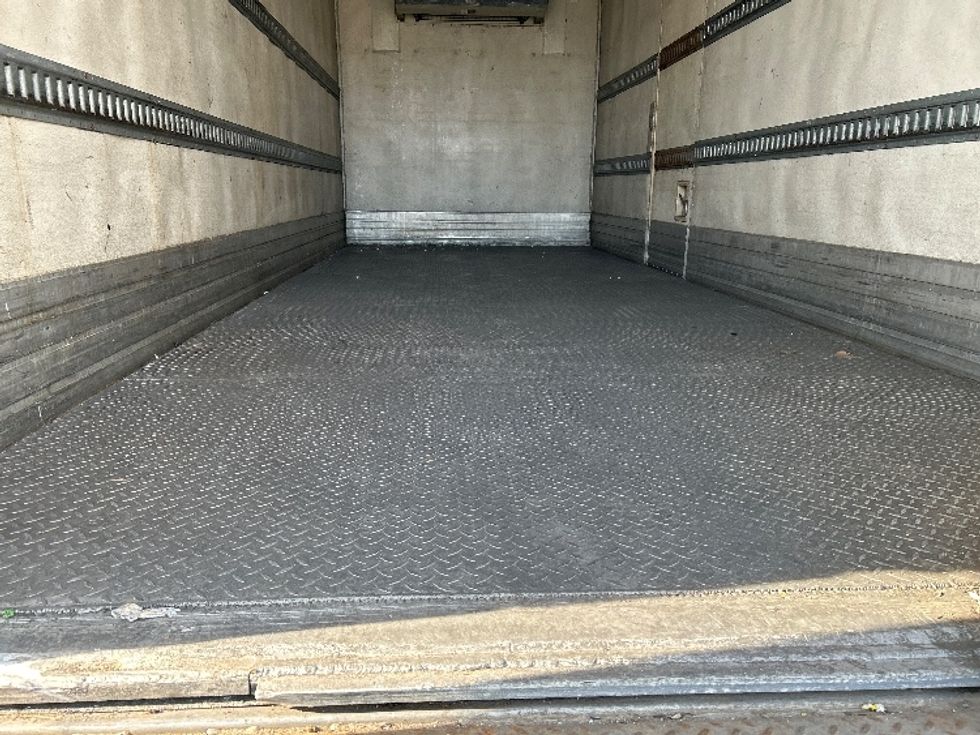 Refrigerated Truck-Light and Medium Duty Trucks-Freightliner-2006-M2-Chicopee-MA-424,655\n\t\tmiles-$ 9,500 - Image 10