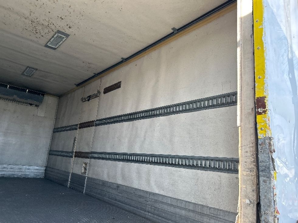 Refrigerated Truck-Light and Medium Duty Trucks-Freightliner-2006-M2-Chicopee-MA-424,655\n\t\tmiles-$ 9,500 - Image 12