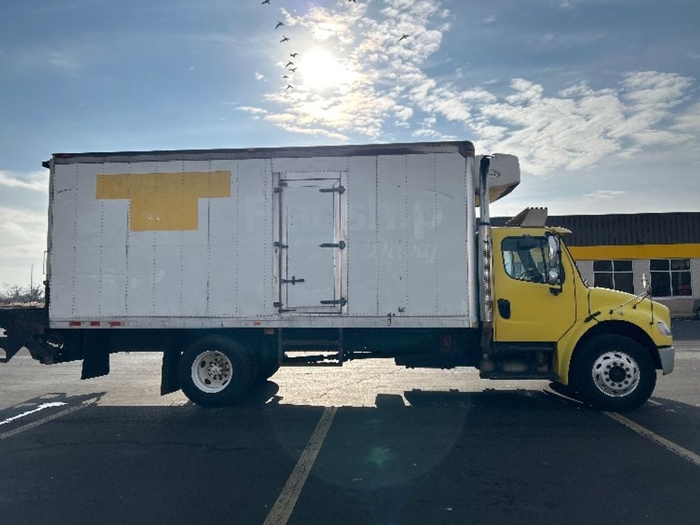Refrigerated Truck-Light and Medium Duty Trucks-Freightliner-2006-M2-Chicopee-MA-424,655\n\t\tmiles-$ 9,500 - Image 15
