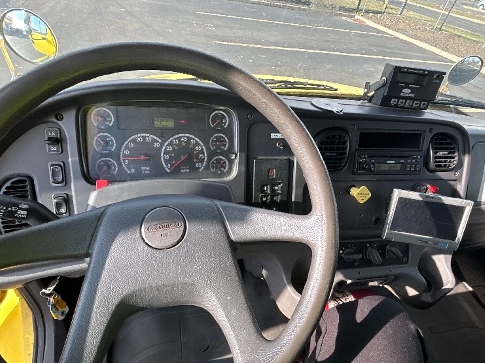 Refrigerated Truck-Light and Medium Duty Trucks-Freightliner-2006-M2-Chicopee-MA-424,655\n\t\tmiles-$ 9,500 - Image 18