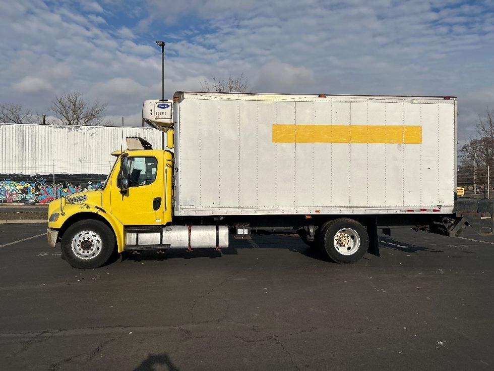 Refrigerated Truck-Light and Medium Duty Trucks-Freightliner-2006-M2-Chicopee-MA-424,655\n\t\tmiles-$ 9,500 - Image 4