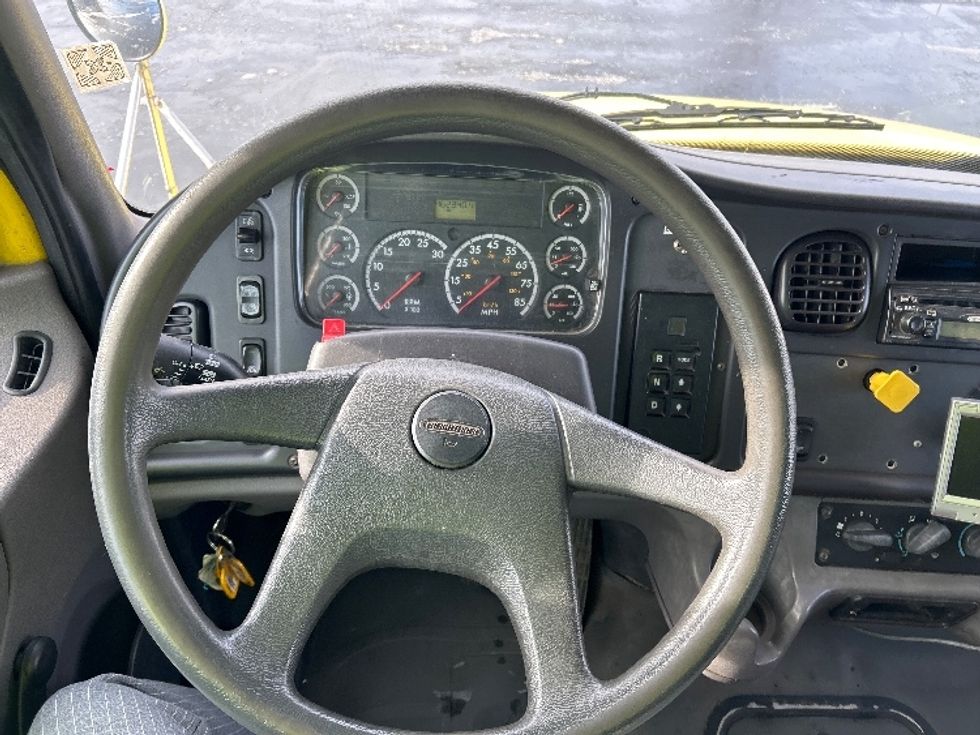 Refrigerated Truck-Light and Medium Duty Trucks-Freightliner-2006-M2-Chicopee-MA-453,491\n\t\tmiles-$ 9,000 - Image 16