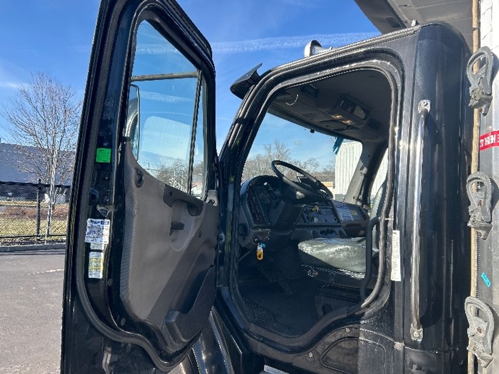 Refrigerated Truck-Light and Medium Duty Trucks-Freightliner-2008-M2-Chicopee-MA-391,815\n\t\tmiles-$ 10,000 - Image 16