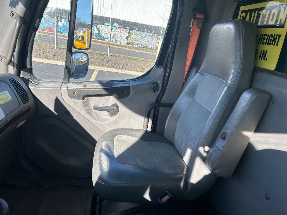 Refrigerated Truck-Light and Medium Duty Trucks-Freightliner-2008-M2-Chicopee-MA-391,815\n\t\tmiles-$ 10,000 - Image 19