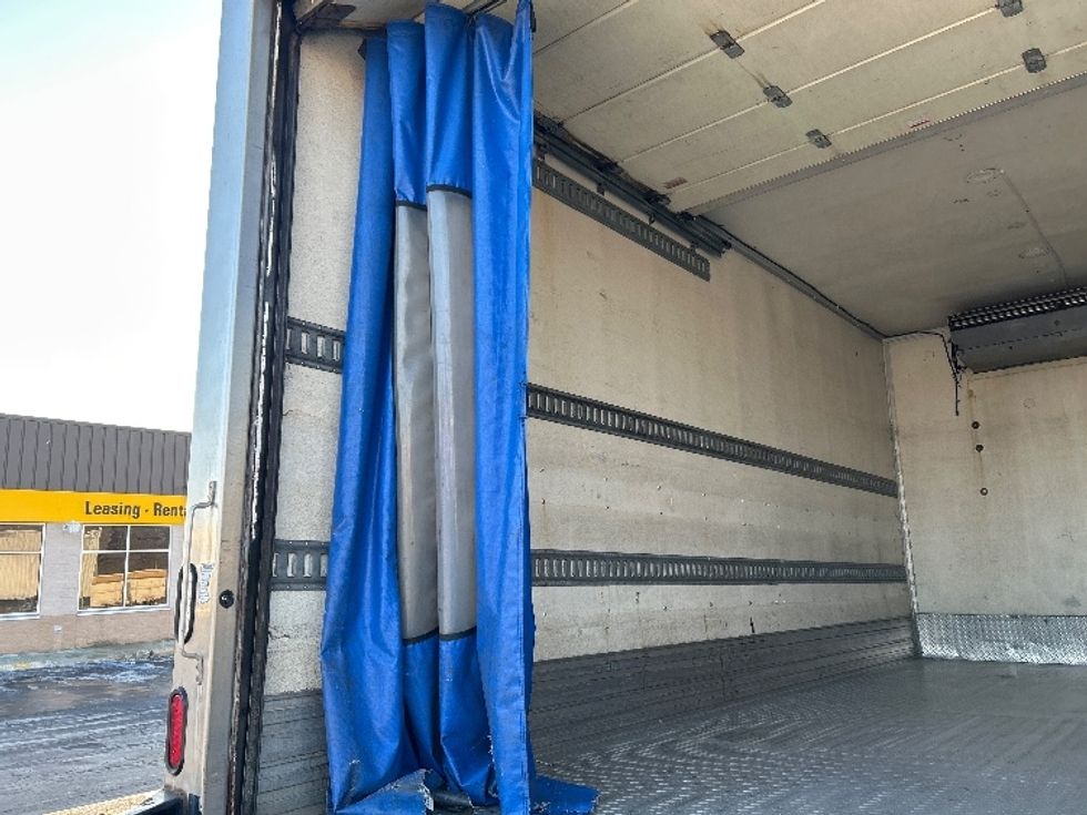 Refrigerated Truck-Light and Medium Duty Trucks-Freightliner-2009-M2-Chicopee-MA-315,788\n\t\tmiles-$ 13,500 - Image 11