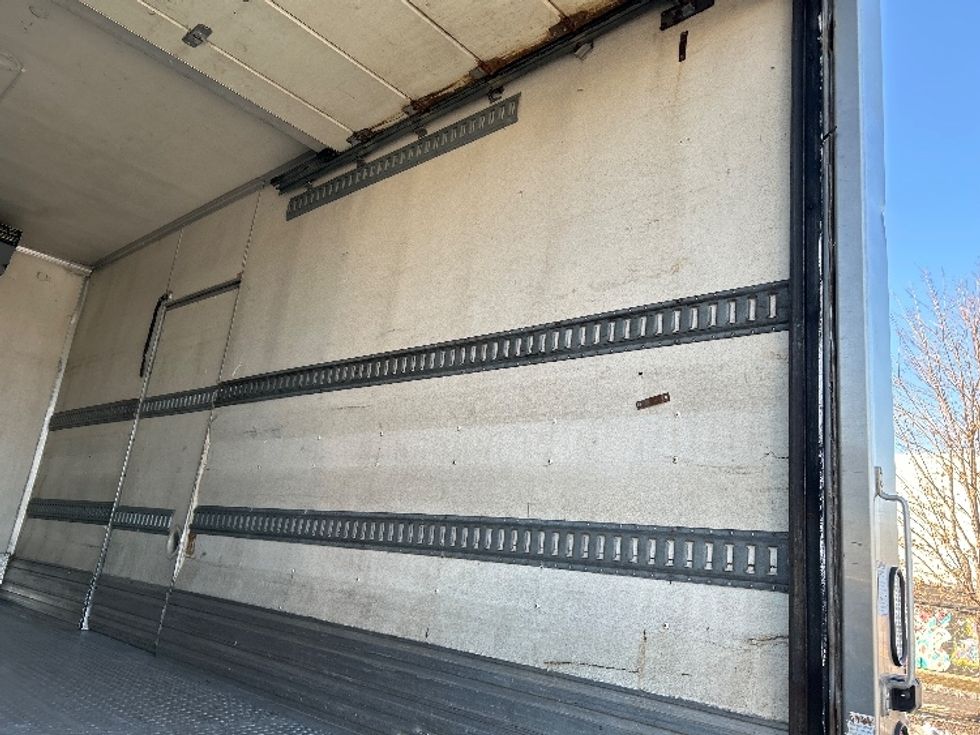 Refrigerated Truck-Light and Medium Duty Trucks-Freightliner-2009-M2-Chicopee-MA-315,788\n\t\tmiles-$ 13,500 - Image 12