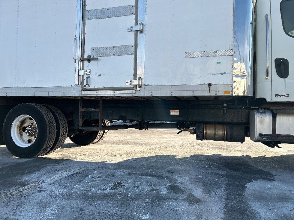 Refrigerated Truck-Light and Medium Duty Trucks-Freightliner-2009-M2-Chicopee-MA-315,788\n\t\tmiles-$ 13,500 - Image 14