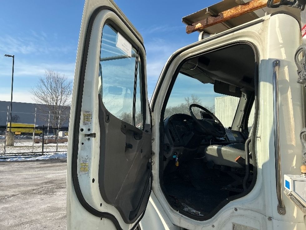 Refrigerated Truck-Light and Medium Duty Trucks-Freightliner-2009-M2-Chicopee-MA-315,788\n\t\tmiles-$ 13,500 - Image 16