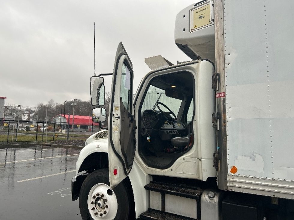 Refrigerated Truck-Light and Medium Duty Trucks-Freightliner-2009-M2-Chicopee-MA-325,008\n\t\tmiles-$ 12,500 - Image 16