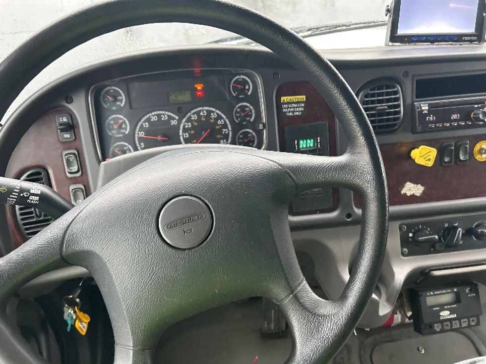 Refrigerated Truck-Light and Medium Duty Trucks-Freightliner-2009-M2-Chicopee-MA-325,008\n\t\tmiles-$ 12,500 - Image 18