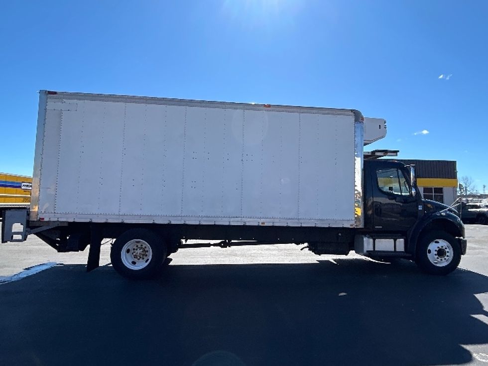Refrigerated Truck-Light and Medium Duty Trucks-Freightliner-2010-M2-Chicopee-MA-385,807\n\t\tmiles-$ 11,000 - Image 15