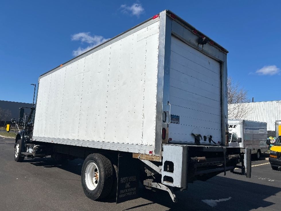 Refrigerated Truck-Light and Medium Duty Trucks-Freightliner-2010-M2-Chicopee-MA-385,807\n\t\tmiles-$ 11,000 - Image 6