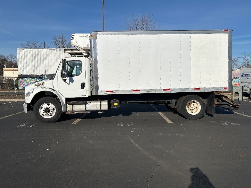 Refrigerated Truck-Light and Medium Duty Trucks-Freightliner-2010-M2-Chicopee-MA-413,750\n\t\tmiles-$ 11,000 - Image 4