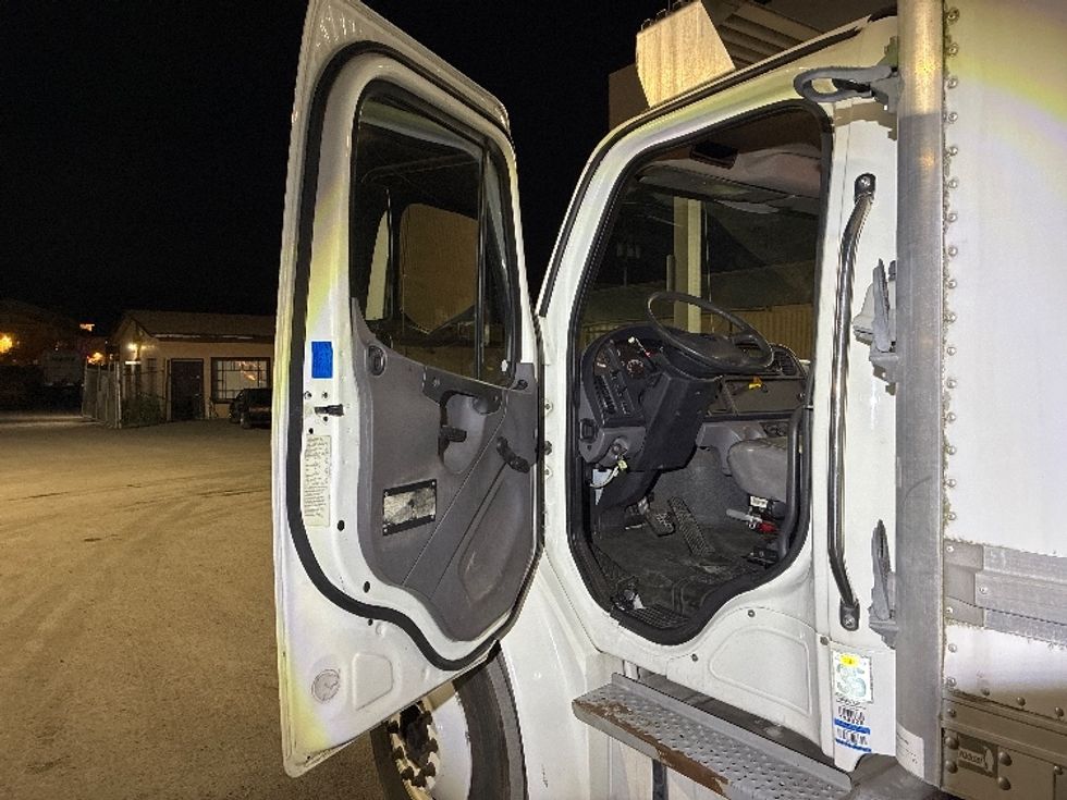Refrigerated Truck-Light and Medium Duty Trucks-Freightliner-2012-M2-Santa Rosa-CA-239,106\n\t\tmiles-$ 20,000 - Image 16