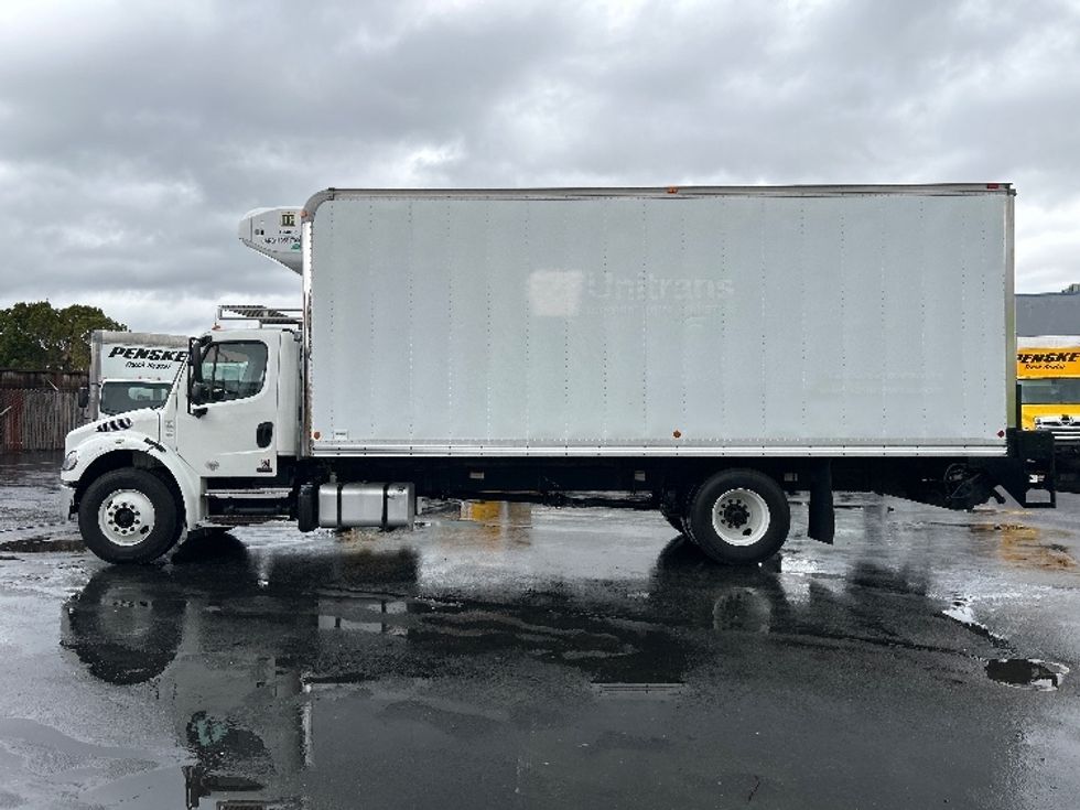 Refrigerated Truck-Light and Medium Duty Trucks-Freightliner-2012-M2-South San Francisco-CA-232,368\n\t\tmiles-$ 17,500 - Image 4