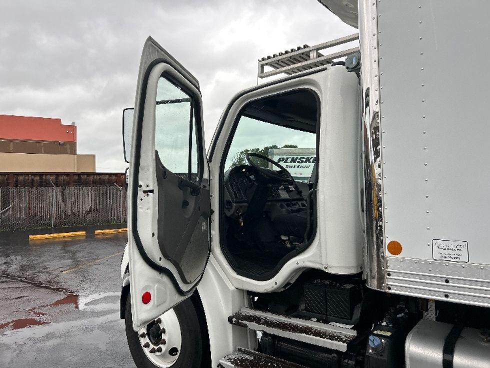 Refrigerated Truck-Light and Medium Duty Trucks-Freightliner-2012-M2-South San Francisco-CA-232,368\n\t\tmiles-$ 17,500 - Image 16