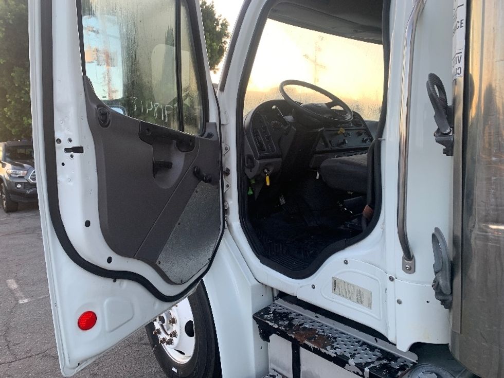 Refrigerated Truck-Light and Medium Duty Trucks-Freightliner-2012-M2-Torrance-CA-582,667\n\t\tmiles-$ 12,000 - Image 13