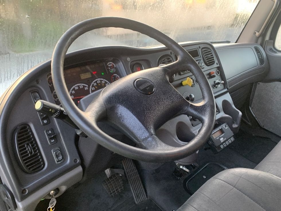 Refrigerated Truck-Light and Medium Duty Trucks-Freightliner-2012-M2-Torrance-CA-582,667\n\t\tmiles-$ 12,000 - Image 17