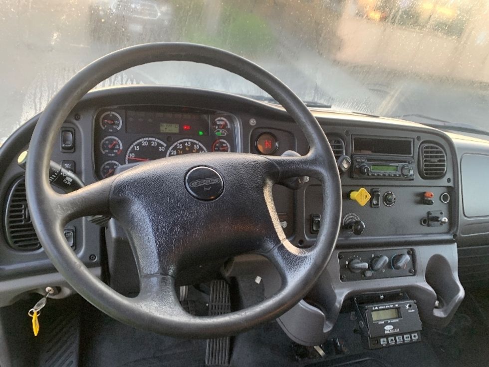 Refrigerated Truck-Light and Medium Duty Trucks-Freightliner-2012-M2-Torrance-CA-582,667\n\t\tmiles-$ 12,000 - Image 18