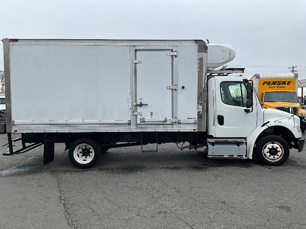 Refrigerated Truck-Light and Medium Duty Trucks-Freightliner-2013-M2-Tacoma-WA-321,193\n\t\tmiles-$ 13,250 - Image 15