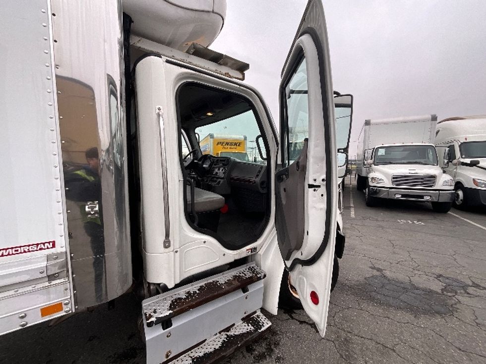 Refrigerated Truck-Light and Medium Duty Trucks-Freightliner-2013-M2-Tacoma-WA-321,193\n\t\tmiles-$ 13,250 - Image 20