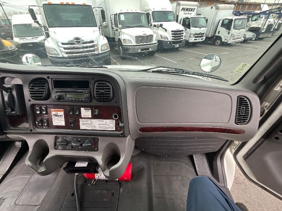 Refrigerated Truck-Light and Medium Duty Trucks-Freightliner-2013-M2-Tacoma-WA-321,193\n\t\tmiles-$ 13,250 - Image 21