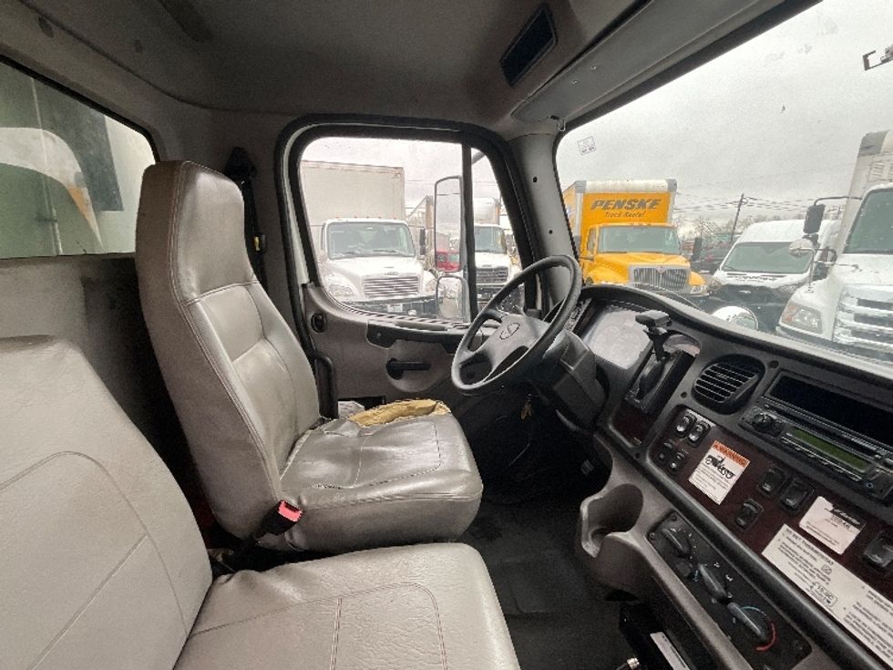 Refrigerated Truck-Light and Medium Duty Trucks-Freightliner-2013-M2-Tacoma-WA-321,193\n\t\tmiles-$ 13,250 - Image 22