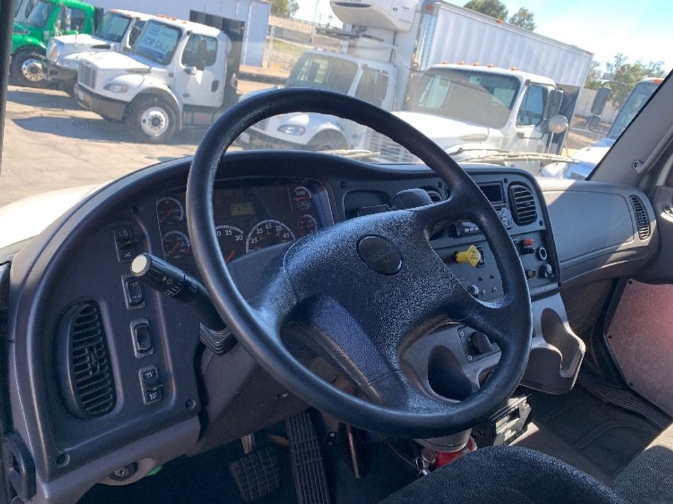 Refrigerated Truck-Light and Medium Duty Trucks-Freightliner-2014-M2-Torrance-CA-335,525\n\t\tmiles-$ 16,000 - Image 17
