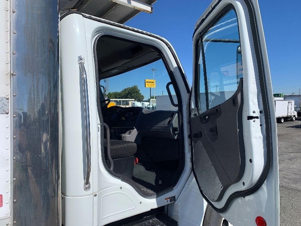 Refrigerated Truck-Light and Medium Duty Trucks-Freightliner-2014-M2-Torrance-CA-335,525\n\t\tmiles-$ 16,000 - Image 20