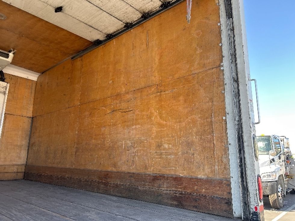 Refrigerated Truck-Light and Medium Duty Trucks-Freightliner-2015-M2-Fresno-CA-304,529\n\t\tmiles-$ 24,500 - Image 12