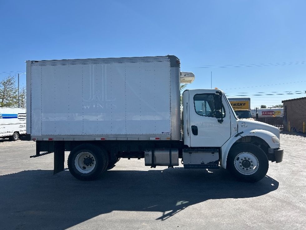 Refrigerated Truck-Light and Medium Duty Trucks-Freightliner-2015-M2-Fresno-CA-304,529\n\t\tmiles-$ 24,500 - Image 15