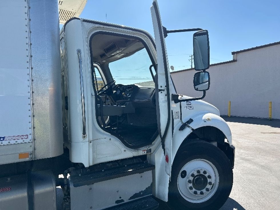 Refrigerated Truck-Light and Medium Duty Trucks-Freightliner-2015-M2-Fresno-CA-304,529\n\t\tmiles-$ 24,500 - Image 20