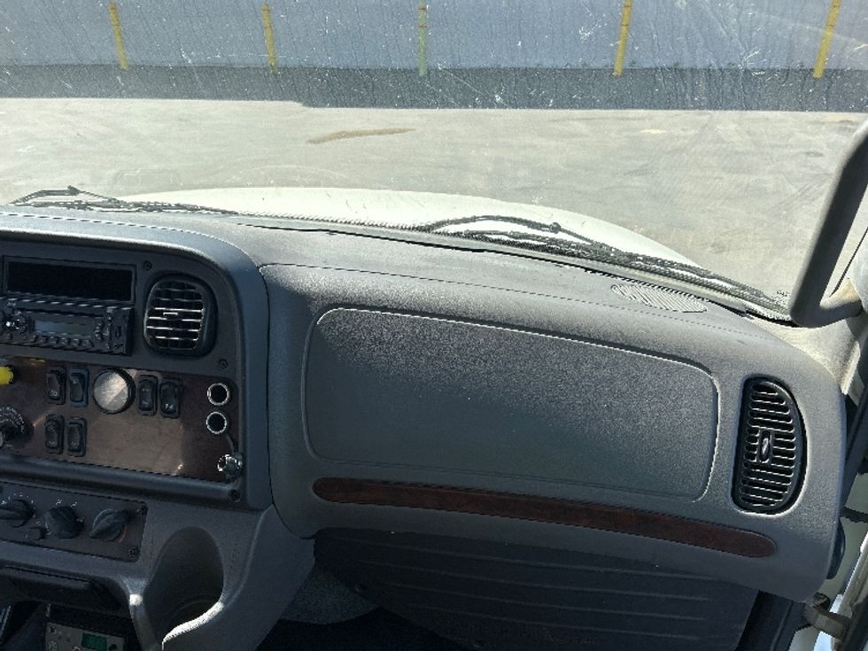 Refrigerated Truck-Light and Medium Duty Trucks-Freightliner-2015-M2-Fresno-CA-304,529\n\t\tmiles-$ 24,500 - Image 21