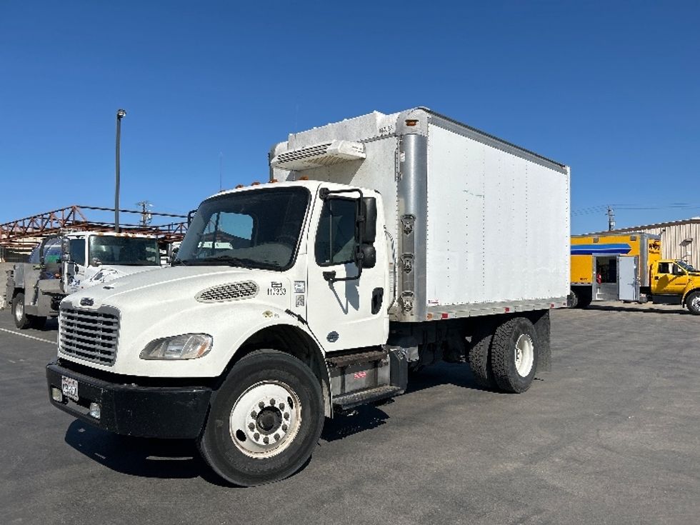 Refrigerated Truck-Light and Medium Duty Trucks-Freightliner-2015-M2-Fresno-CA-304,529\n\t\tmiles-$ 24,500 - Image 3