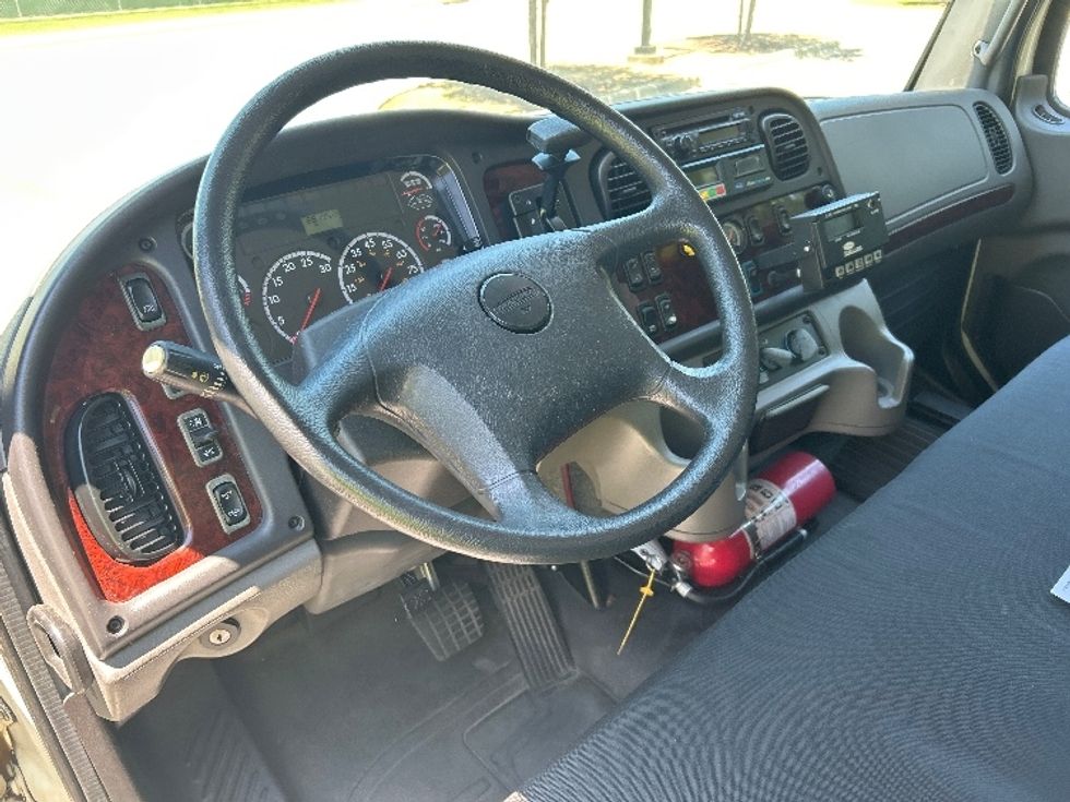 Refrigerated Truck-Light and Medium Duty Trucks-Freightliner-2015-M2-Homewood-AL-68,194\n\t\tmiles-$ 44,750 - Image 16
