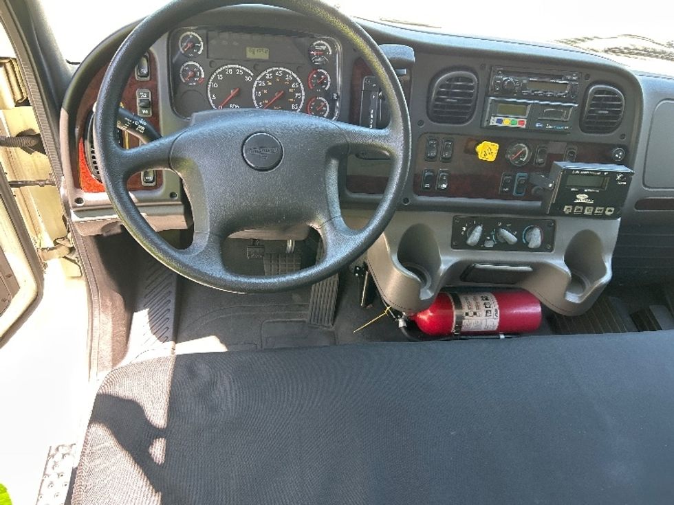 Refrigerated Truck-Light and Medium Duty Trucks-Freightliner-2015-M2-Homewood-AL-68,194\n\t\tmiles-$ 44,750 - Image 17