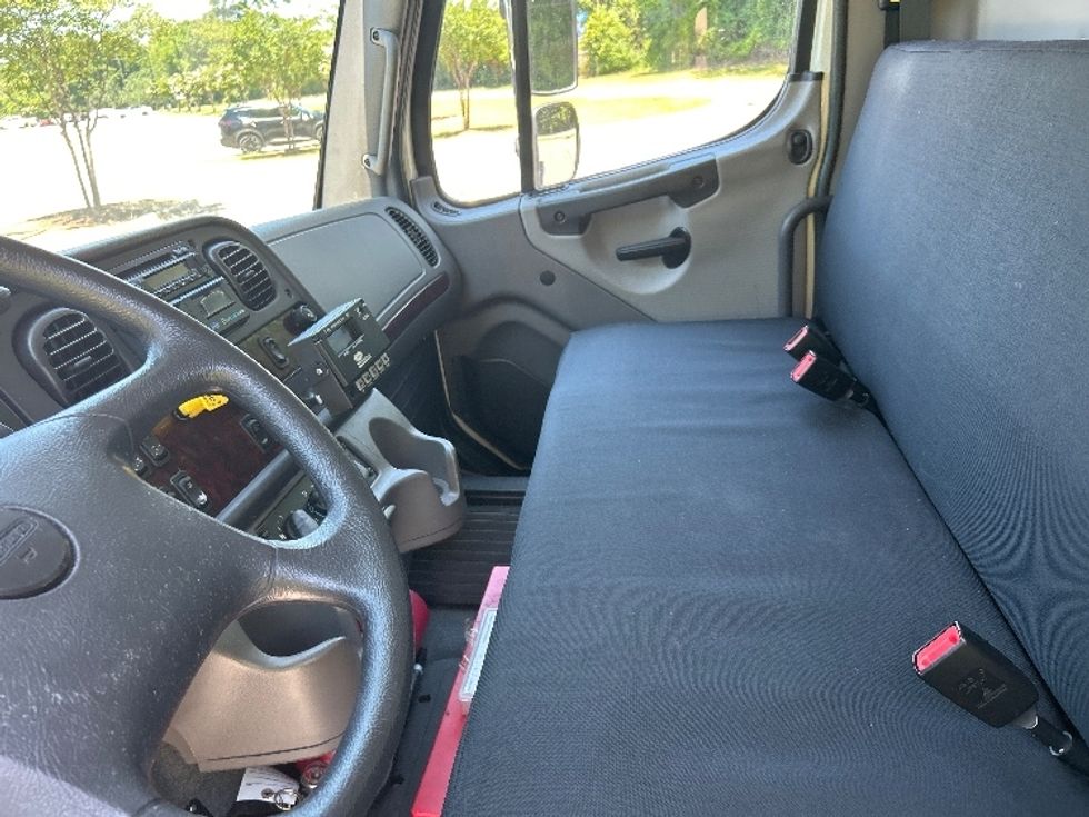 Refrigerated Truck-Light and Medium Duty Trucks-Freightliner-2015-M2-Homewood-AL-68,194\n\t\tmiles-$ 44,750 - Image 18