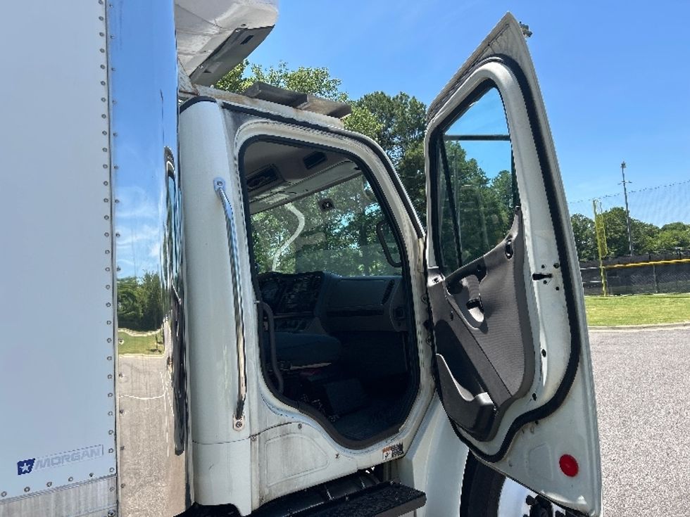 Refrigerated Truck-Light and Medium Duty Trucks-Freightliner-2015-M2-Homewood-AL-68,194\n\t\tmiles-$ 44,750 - Image 19
