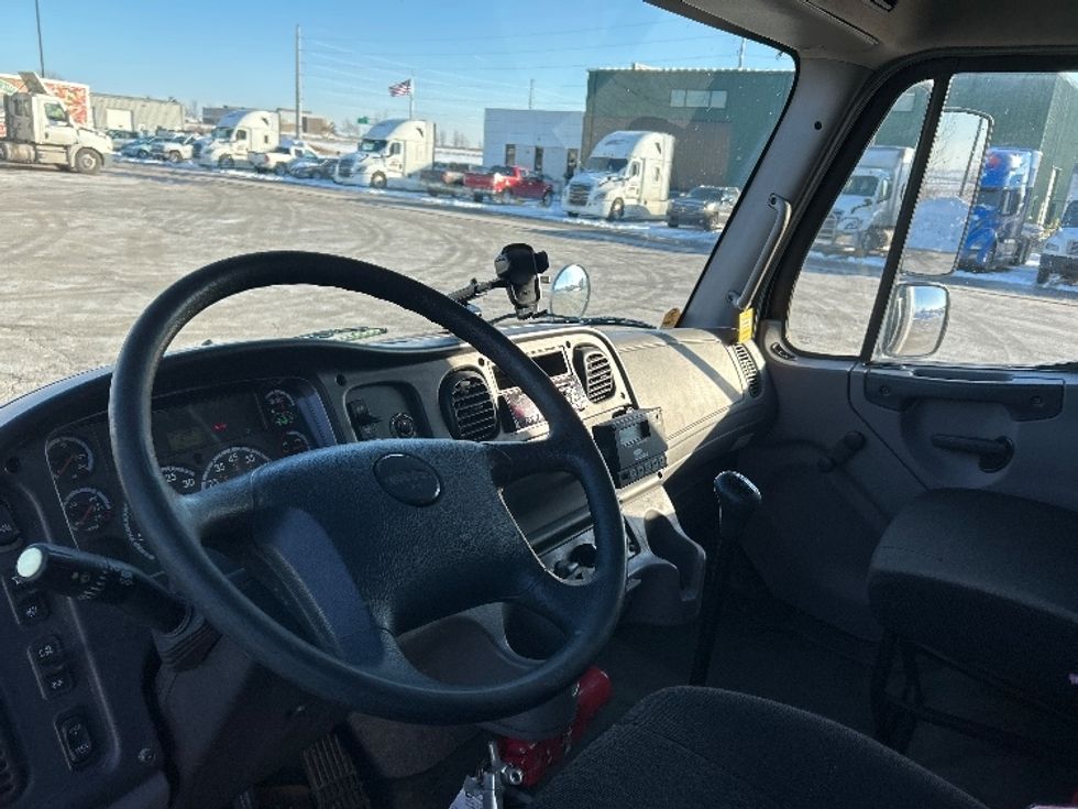 Refrigerated Truck-Light and Medium Duty Trucks-Freightliner-2015-M2-North Liberty-IA-121,584\n\t\tmiles-$ 41,000 - Image 17