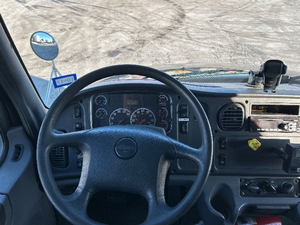 Refrigerated Truck-Light and Medium Duty Trucks-Freightliner-2015-M2-North Liberty-IA-121,584\n\t\tmiles-$ 41,000 - Image 18