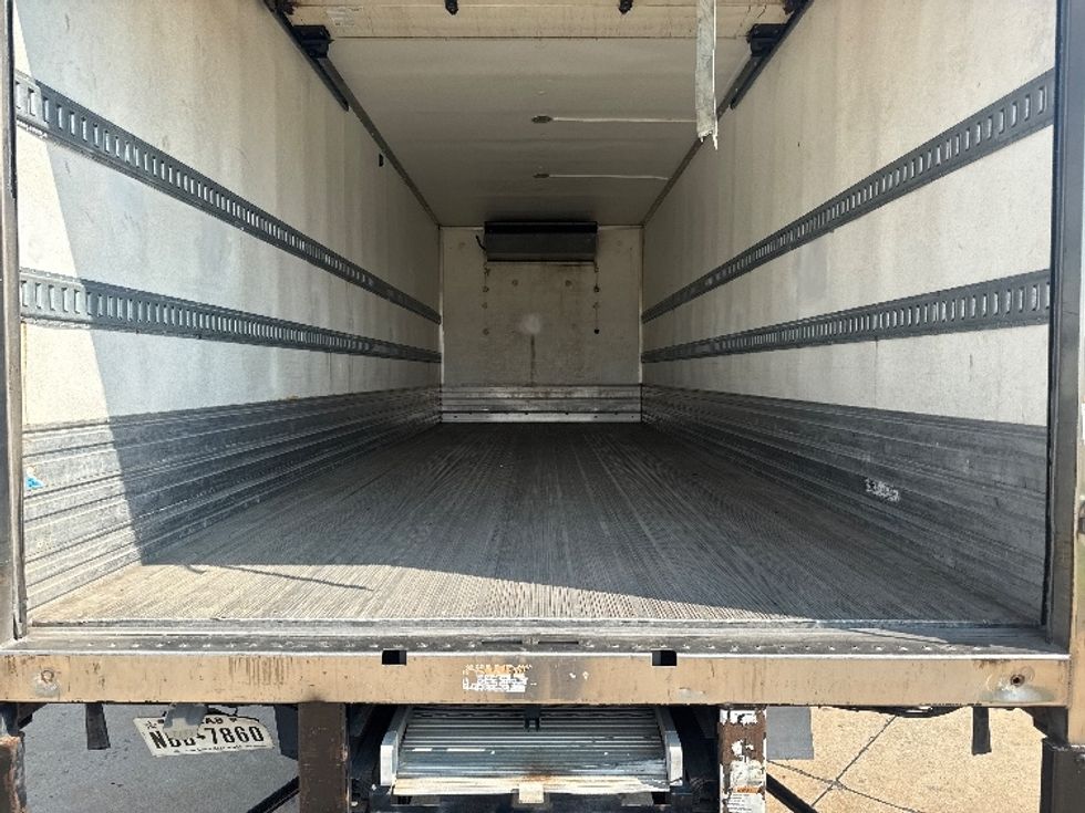 Refrigerated Truck-Light and Medium Duty Trucks-Freightliner-2016-M2-Arlington-TX-331,834\n\t\tmiles-$ 17,750 - Image 10