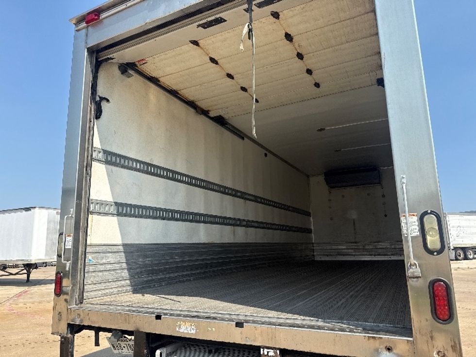 Refrigerated Truck-Light and Medium Duty Trucks-Freightliner-2016-M2-Arlington-TX-331,834\n\t\tmiles-$ 17,750 - Image 11