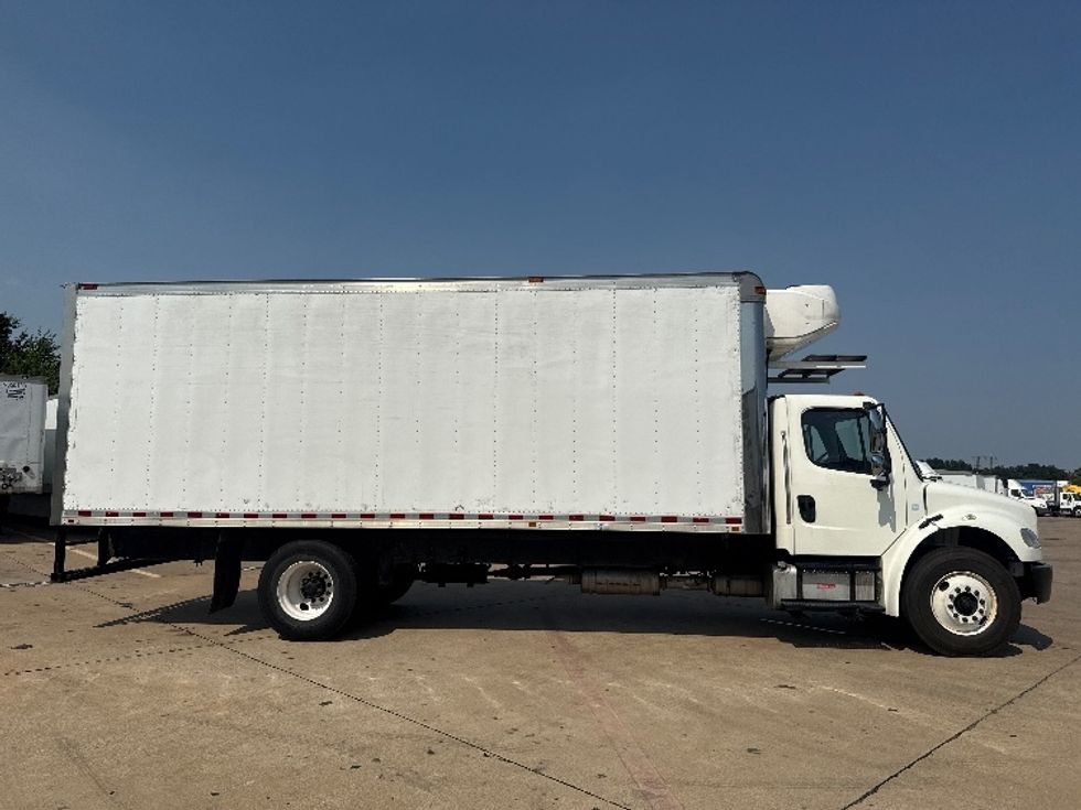 Refrigerated Truck-Light and Medium Duty Trucks-Freightliner-2016-M2-Arlington-TX-331,834\n\t\tmiles-$ 17,750 - Image 15
